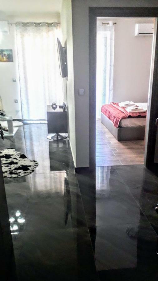 Tony Central Luxury Apartment 1 Chrissi Akti Chania Exterior foto